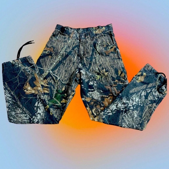 wolf mountain Other - Vintage camo Wolf Mountain hunting wear cargo pants by Kev. Men’s small